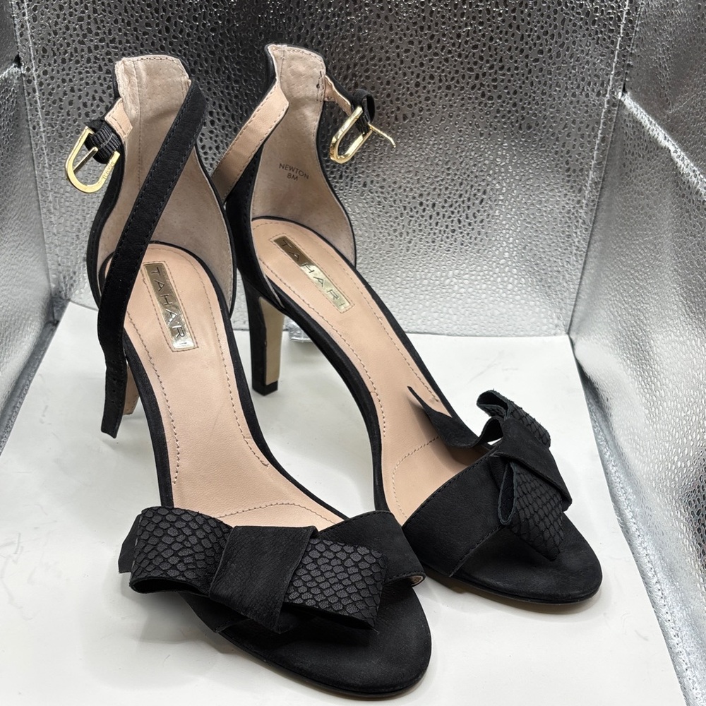 Pre-owned Tahari Black and Cream High Heel Sandals with Bow